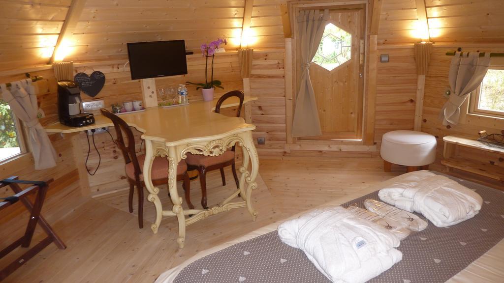 Le Bassin Du Tertre Bed & Breakfast Fronsac  Phòng bức ảnh